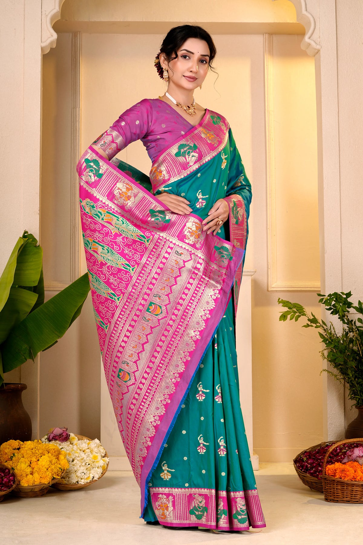 Regal Motif Baluchari Silk Saree
